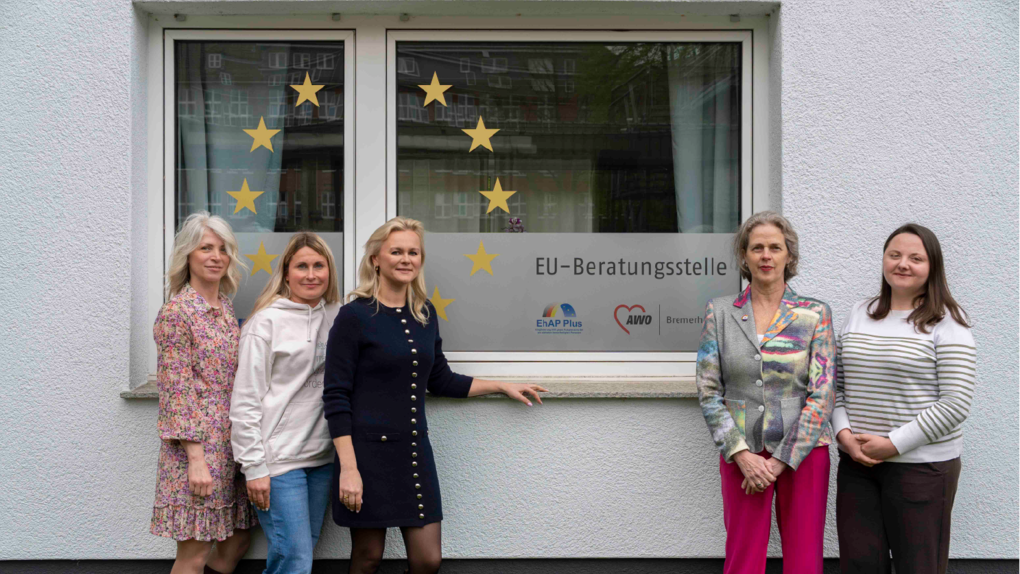 Gruppenfoto der Mitarbeitenden in der EU-Beratungsstelle