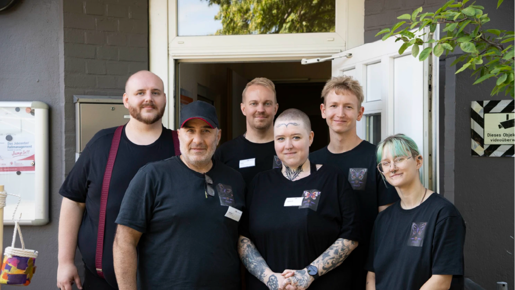 Gruppenfoto der Mitarbeitenden im JumpIn